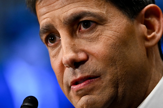 Tân Chủ tịch Fed Kevin Warsh nhậm chức giữa áp lực lạm phát và kỳ vọng hạ lãi suất của ông Trump