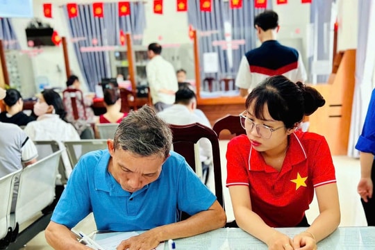 Tạo dựng niềm tin bằng việc làm thiết thực