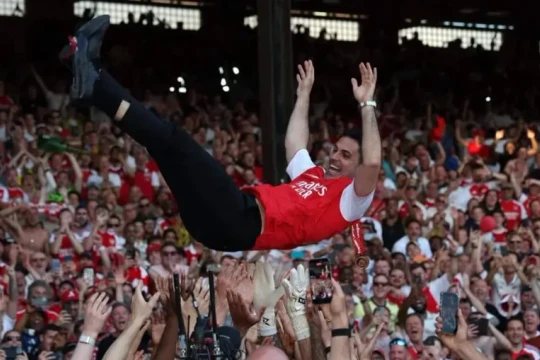 Kỷ lục tài chính Ngoại hạng Anh: Arsenal thu về gần 200 triệu bảng sau chức vô địch