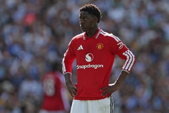MU quyết giữ chân Kobbie Mainoo: Nước cờ chiến lược của Carrick trước sự dòm ngó từ Chelsea