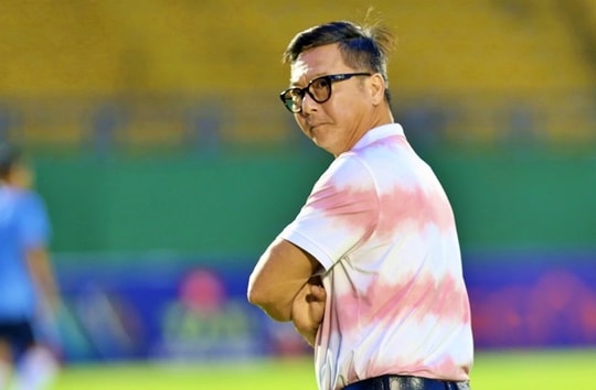 Kỷ lục 16 huấn luyện viên rời ghế tại V-League: Sự bất ổn từ tư duy quản trị ngắn hạn