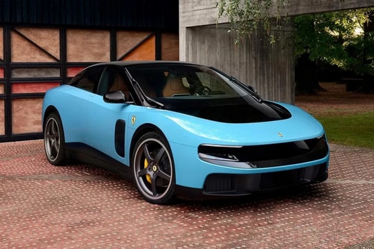 Ferrari Luce: Siêu xe điện đầu tiên sở hữu 1.035 mã lực và thiết kế từ Jony Ive