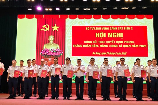 147 sĩ quan Bộ Tư lệnh Vùng Cảnh sát biển 2 được phong, thăng quân hàm và nâng lương