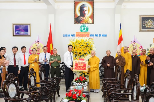 Lãnh đạo thành phố Đà Nẵng chúc mừng Ban Trị sự Giáo hội Phật giáo Việt Nam thành phố nhân Đại lễ Phật đản
