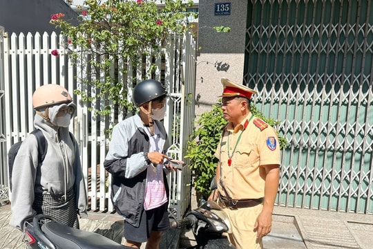 An toàn giao thông cho trẻ em: Nêu cao trách nhiệm của phụ huynh