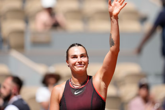 Sabalenka đeo trang sức 2,7 tỷ đồng tại Roland Garros: Khi đẳng cấp đi cùng xa xỉ