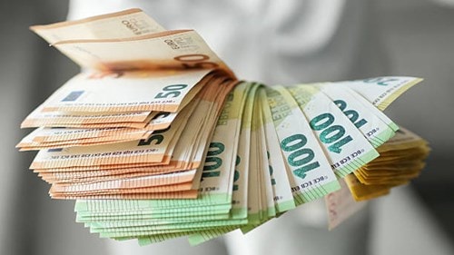 Tỷ giá Euro hôm nay 28/5: Nhiều ngân hàng giảm mạnh, giá mua rơi khỏi mốc 30.000 VND
