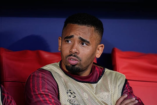 Arsenal định giá Gabriel Jesus 20 triệu bảng, Man City nhắm Elliot Anderson
