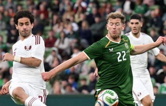 Ireland hạ Qatar 1-0: Nathan Collins lập công trong trận cầu rực lửa có 2 thẻ đỏ