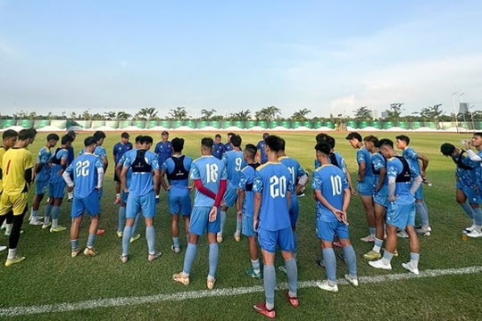 U19 Việt Nam rèn quân dưới nắng nóng 32 độ C: Thử thách đầu tiên tại Indonesia