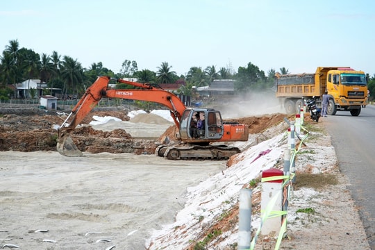 Dự án thành phần 1 hoàn thiện đường ven biển Võ Chí Công: Gỡ vướng mặt bằng, gấp rút thi công