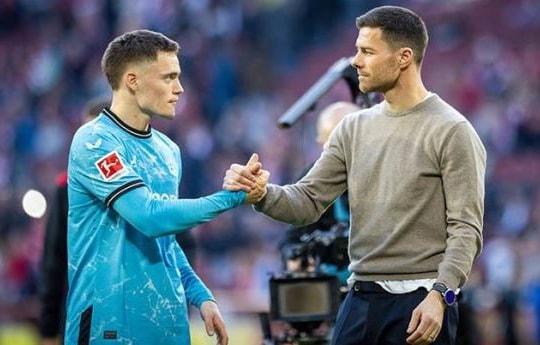 Chelsea sẵn sàng chi 175 triệu USD mua Florian Wirtz, Liverpool nhắm Micky van de Ven