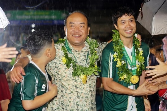 Công Phượng giành danh hiệu CLB đầu tiên, đưa Trường Tươi Đồng Nai lên chơi V.League
