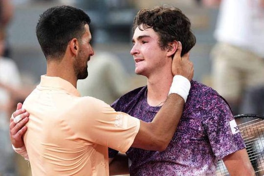 Joao Fonseca tạo địa chấn tại Roland Garros 2026: Chấm dứt kỷ nguyên Novak Djokovic