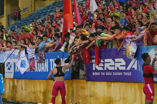 Công an Hà Nội tri ân người hâm mộ và hướng tới kỷ lục điểm số tại V-League