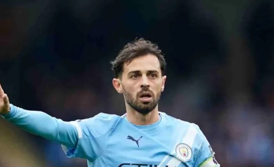 Vì sao Barcelona ưu tiên chiêu mộ Bernardo Silva dù dư thừa tiền vệ?