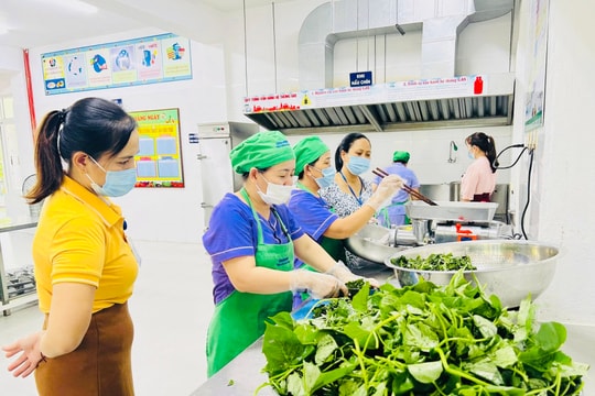 Xây dựng môi trường thực phẩm an toàn