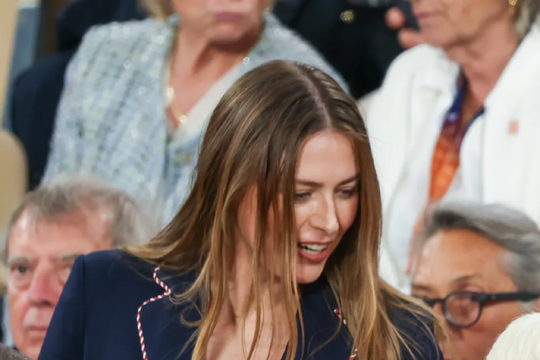 Maria Sharapova và David Beckham gây sốt khán đài Roland Garros 2026