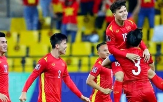 Tuyển Việt Nam và bài toán chuyển giao: HLV Kim Sang-sik đối mặt thử thách lịch sử