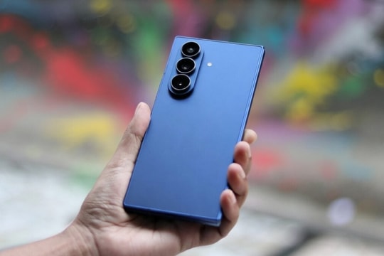 Galaxy Z Fold8 Ultra lộ diện với pin 5.000mAh và sạc 45W nhưng vẫn giữ thân máy siêu mỏng