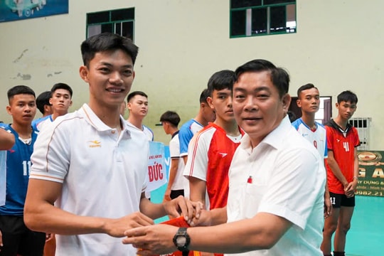 16 đội tham gia vòng chung kết Giải bóng chuyền nam thành phố Đà Nẵng