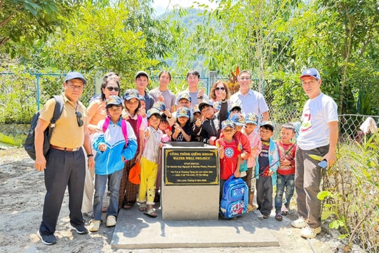 Hàng trăm học sinh, hộ dân vùng khó được hỗ trợ trong Tháng hành động vì trẻ em