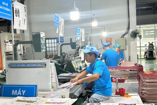 Chuyển từ quản lý sang kiến tạo và phục vụ