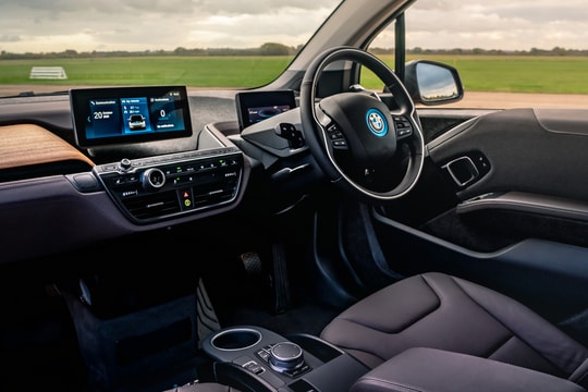 BMW i3 dừng sản xuất vào tháng 8: Chờ đợi thế hệ New Class đột phá năm 2027
