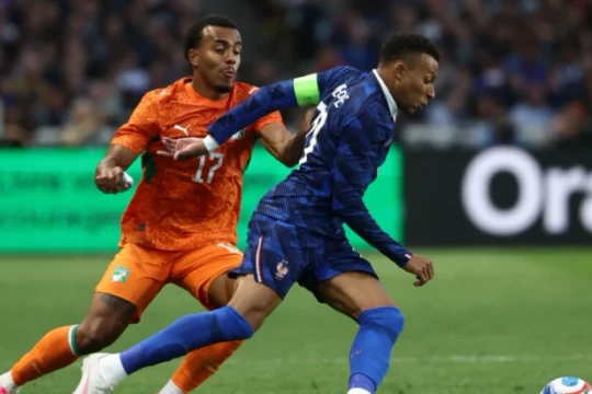Pháp thua ngược 1-2 trước Bờ Biển Ngà: Lời cảnh tỉnh cho Didier Deschamps