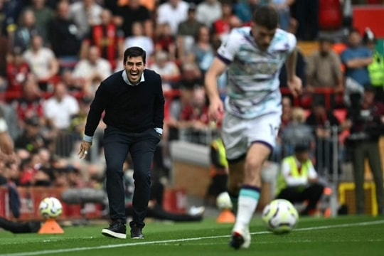 Andoni Iraola tại Liverpool: Những bài học đắt giá từ sự sụp đổ của Arne Slot