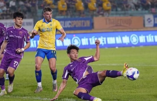 Vòng cuối V-League 2025/26: Cuộc chiến sinh tồn của ba đội bóng cùng 21 điểm
