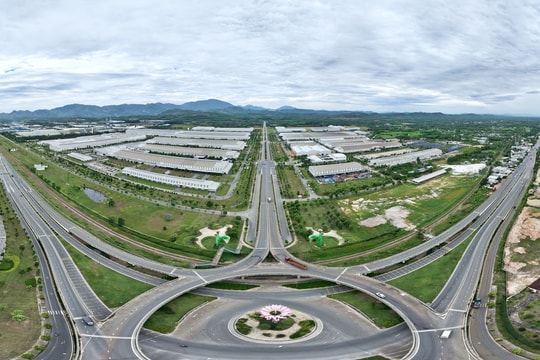Khơi thông cực tăng trưởng phía nam