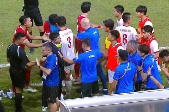 U19 Việt Nam thua U19 Indonesia 1-2 trong trận cầu hỗn loạn tại North Sumatra