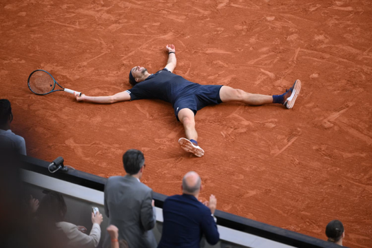 Alexander Zverev vô địch Roland Garros 2026: Sự cứu rỗi sau 125 trận thắng đầy ám ảnh