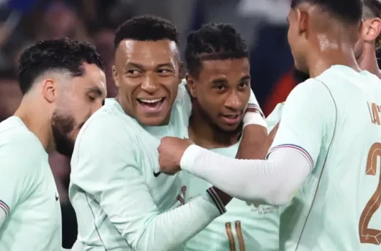 Michael Olise lập hat-trick rực sáng giúp tuyển Pháp đánh bại Bắc Ireland 3-1