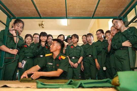 “Chiến sĩ nhí” với học kỳ trong quân đội
