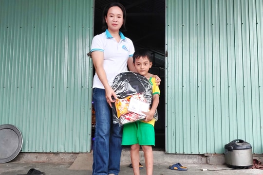 Lan tỏa điều tốt đẹp cùng hạt gạo nghĩa tình