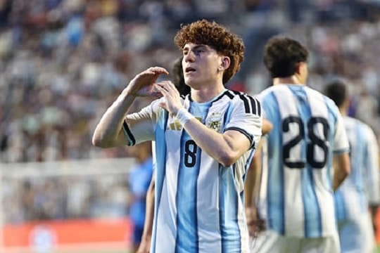 Argentina thắng đậm Iceland 3-0: Messi tỏa sáng và lời khẳng định của nhà vô địch