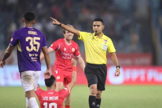 VPF mời trọng tài FIFA từ Malaysia và Thái Lan cầm còi bán kết Cúp Quốc gia
