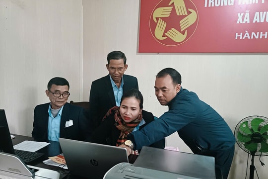 Cán bộ cơ sở thích ứng với mô hình mới