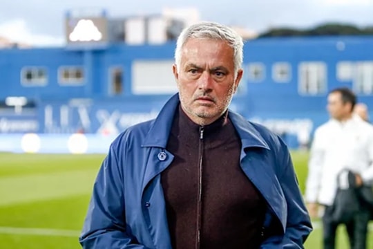 Jose Mourinho chính thức tái hợp Real Madrid: Kỷ nguyên mới tại Santiago Bernabeu