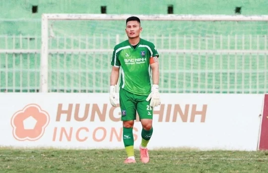 Huỳnh Tuấn Linh cản phá 3 quả luân lưu đưa Bắc Ninh FC lên chơi V.League