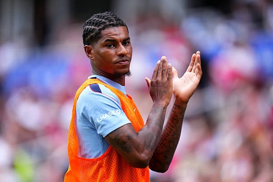 Chelsea gây sốc với phương án mượn Marcus Rashford, MU chốt lương kỷ lục cho Bruno Fernandes