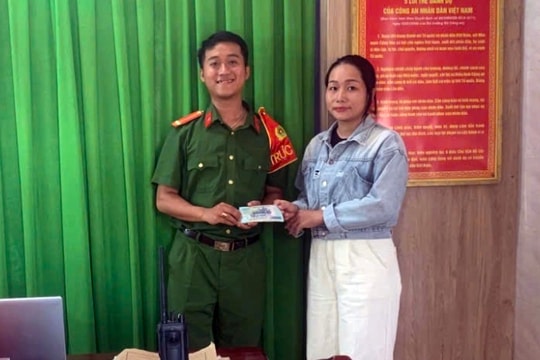 Nhặt được của rơi trả người đánh mất