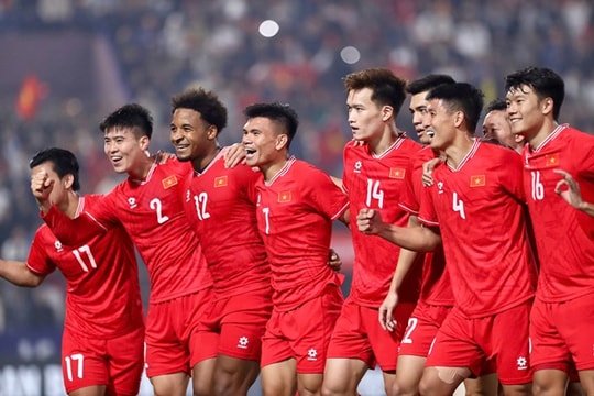 ĐT Việt Nam sở hữu dàn sao cao trên 1,80m khiến truyền thông Indonesia kinh ngạc