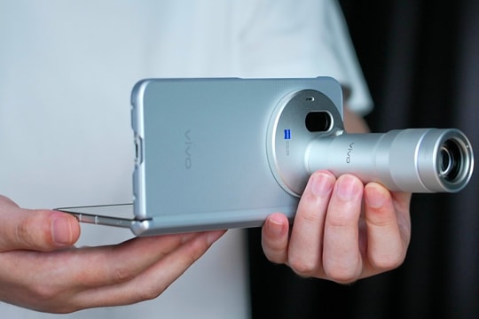 Vivo X Fold 6: Smartphone màn hình gập siêu bền với chuẩn IPX9 và pin 7.000 mAh
