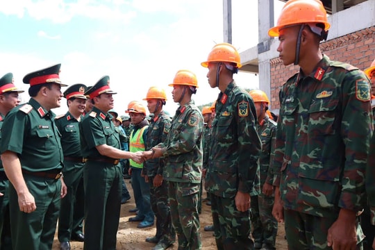 Tổng cục Chính trị Quân đội nhân dân Việt Nam động viên lực lượng tham gia xây dựng trường nội trú biên giới tại Đà Nẵng