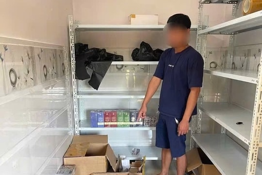 Công an xã Xuân Phú phát hiện hơn 4.000 chai tinh dầu thuốc lá điện tử