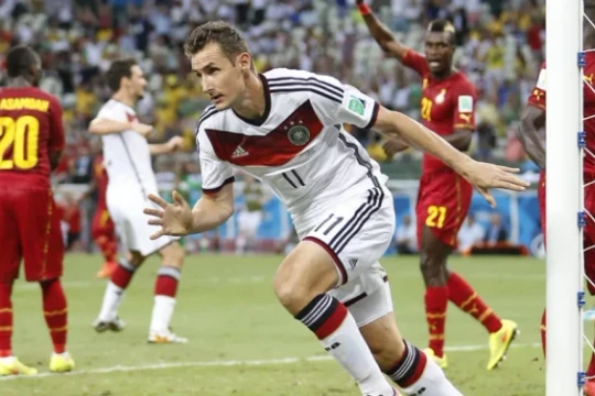 Lionel Messi phá kỷ lục ghi bàn World Cup: Khi huyền thoại Miroslav Klose cũng phải ngả mũ