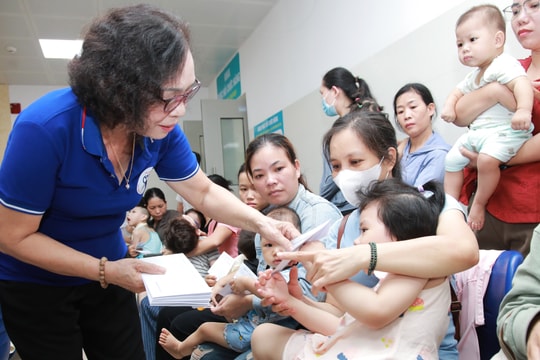 Đà Nẵng trao gần 100 suất quà cho các bệnh nhi khó khăn